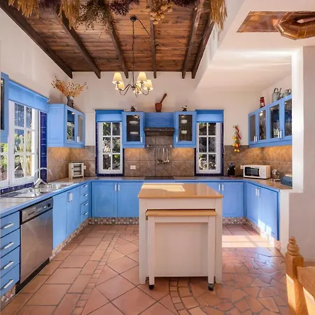 Karat Hacienda Miranda Βίλα *